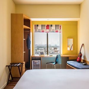 Standard Zimmer mit Kingsize-Bett